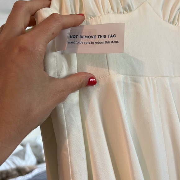 Ivory - Fame & Partners (Brand New, Never worn) Gown - Picture 11 of 11